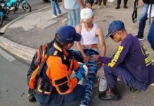 Colisión entre moto y carro en la Jacinto Lara deja a mototaxista hospitalizado