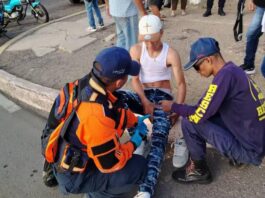 Colisión entre moto y carro en la Jacinto Lara deja a mototaxista hospitalizado