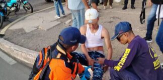 Colisión entre moto y carro en la Jacinto Lara deja a mototaxista hospitalizado