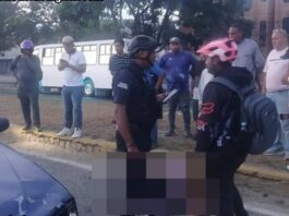 Un muerto y dos heridos tras violento choque entre moto y carro en Puerto Cabello