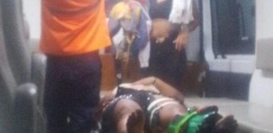 Mujer sufrió deslizamiento de moto la madrugada de hoy domingo en El Hato