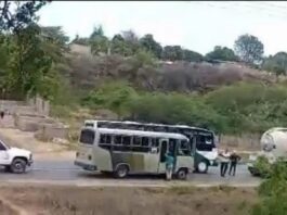 Vídeo| Sin agua no hay paso! Vecinos de Santa Teresa trancan la Morón-Coro cansados de esperar el vital líquido
