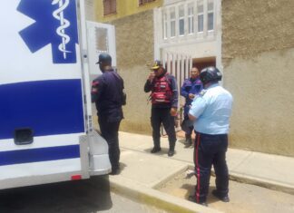 Rescatan a hombre hallado en estado crítico en su vivienda