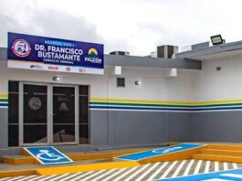 ¡De milagro! Conductora sobrevive a aparatoso vuelco en la Morón-Coro