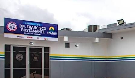 ¡De milagro! Conductora sobrevive a aparatoso vuelco en la Morón-Coro