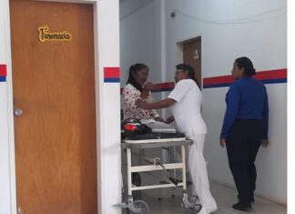 Adulta mayor resulta lesionada tras deslizamiento de moto en la carretera Coro – Churuguara