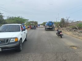 Comunidad de Moruy tranca la vía principal para exigir el servicio de agua potable