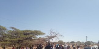 Habitantes de Moruy trancan la vía hacia Pueblo Nuevo en protesta por falta de agua