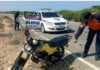 Albañil resulta herido tras sufrir aparatoso deslizamiento en su moto en la Coro-Punto Fijo