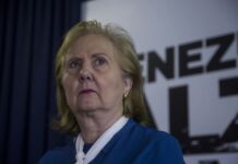 Blanca Rosa Mármol de León anuncia su candidatura presidencial y llama a una «lucha cívica en la calle»