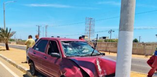 Choque contra poste en la intercomunal Alí Primera deja dos personas lesionadas