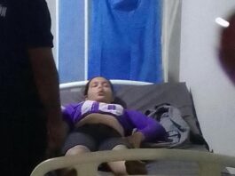 Dos lesionados tras colisión entre moto y camión en Pueblo Nuevo