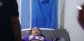 Dos lesionados tras colisión entre moto y camión en Pueblo Nuevo
