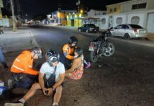 Colisión entre moto y Aveo ocurrida frente a El Baratillo de Puerta Maravén deja a pareja lesionada