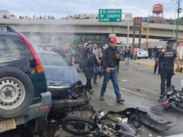 Gandola sin frenos provoca aparatoso choque múltiple: asciende a tres la cifra de muertos