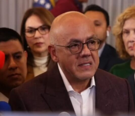 “No, vale, por Dios”: Jorge Rodríguez desestima veto a María Corina Machado y fija postura sobre el calendario electoral