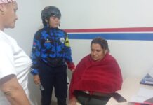 Lesionada mujer tras perder el control de la moto en la vía Pueblo Nuevo–Santa Cruz