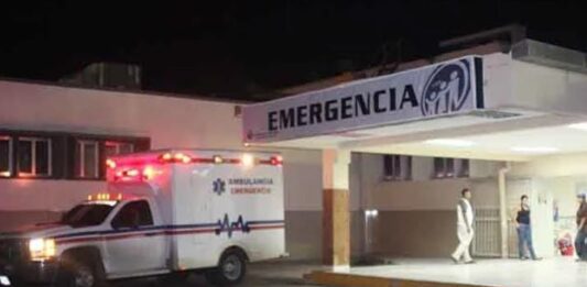 Susto en la vía principal de Buena Vista: Un motorizado resultó herido en deslizamiento