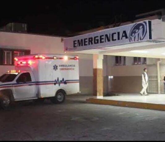 Susto en la vía principal de Buena Vista: Un motorizado resultó herido en deslizamiento