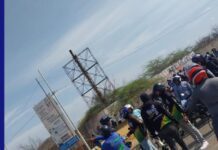 Motorizados toman La Curva de Sabino para exigir justicia por la muerte del motoaxista