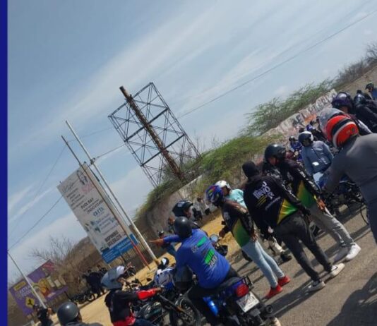 Motorizados toman La Curva de Sabino para exigir justicia por la muerte del motoaxista