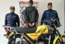 Detenido motorizado por desobediencia, ultraje y resistencia a la autoridad