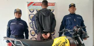 Detenido motorizado por desobediencia, ultraje y resistencia a la autoridad