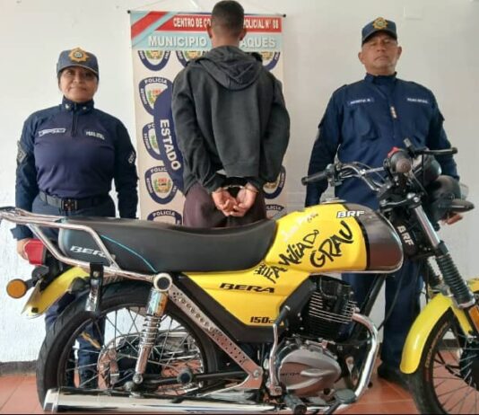 Detenido motorizado por desobediencia, ultraje y resistencia a la autoridad