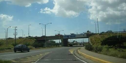 Joven resultó lesionado en colisión entre auto y moto en Las Margaritas