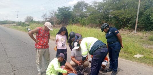 Mujer resulta politraumatizada tras ser arrollada por un motorizado en Sabana Larga