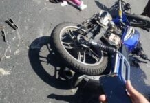 Neumático delantero estalló en plena marcha: motorizado sufrió accidente en Punto Fijo