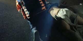 Colisión entre moto y vehículo en la avenida Ollarvides deja un joven lesionado
