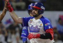 Tiburones repite la dosis y hunde al Magallanes en el Universitario