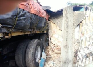 Vehículo impactó contra una vivienda tras colisionar con una gandola en la Morón-Coro