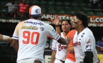 Caribes apaleó a los Tiburones