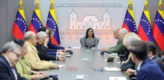 Avanzan consensos sobre salarización de ingresos y principios laborales