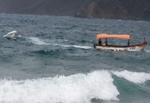 Cinco jovenes heridas tras colisión de embarcaciones en playa Gañango en Puerto Cabello