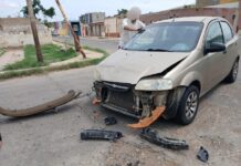 Tres lesionados, entre ellos un niño de dos años, tras colisión entre vehículo y moto en Caja de Agua