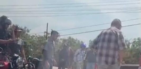 Vídeo| Motorizado desliza en Punto Fijo tras maniobra para esquivar un vehículo