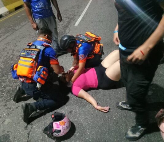 Dos heridos tras estallar el neumático de una moto en la Intercomunal Coro – La Vela