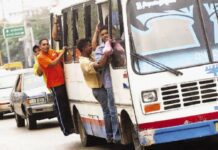 Transportistas proponen fijar el pasaje urbano en US$0,70