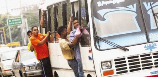 Transportistas proponen fijar el pasaje urbano en US$0,70
