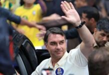 Flávio Bolsonaro denuncia el «robo» de las elecciones sin aportar pruebas