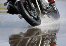 Funcionario de la PNB resulta lesionado tras deslizamiento de moto en Cujicana