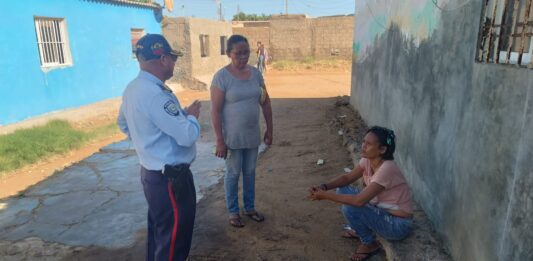 Polifalcón intervino tras denuncias en redes sociales y entregó a mujer de condición especial a familiares