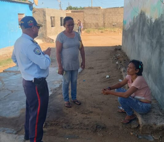 Polifalcón intervino tras denuncias en redes sociales y entregó a mujer de condición especial a familiares