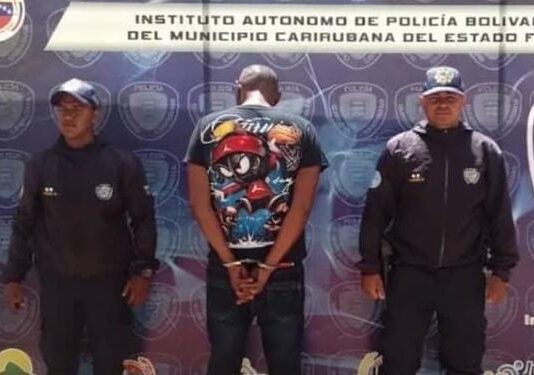 Detienen a sujeto por golpear brutalmente a su sobrino en Punto Fijo