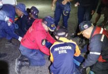 Mujer resulta lesionada tras aparatosa colisión entre moto y grúa en la Variante Norte de Coro