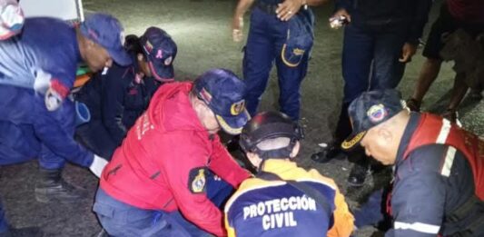 Mujer resulta lesionada tras aparatosa colisión entre moto y grúa en la Variante Norte de Coro